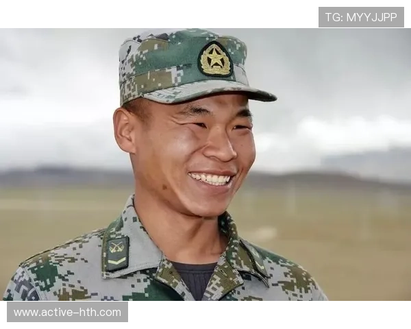 足球球星笑容背后的魅力展现与个人魅力的完美融合